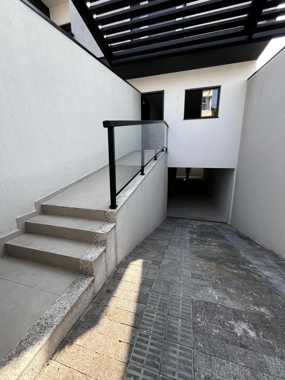 Sobrado com 2 Dorms e Vaga Ampla 