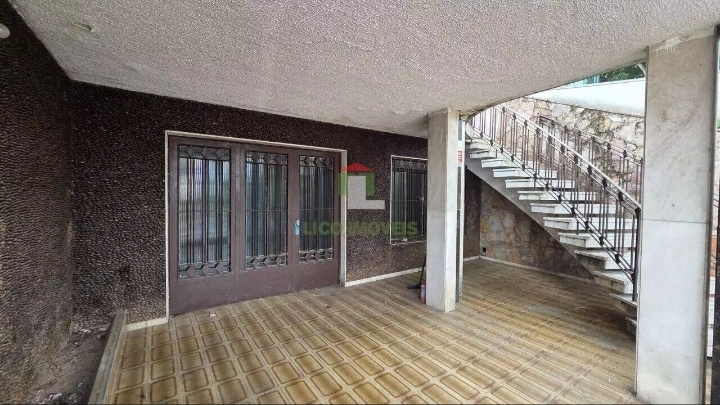 Sobrado Espaçoso com 3 Dorms (Suíte) e Quintal Amplo