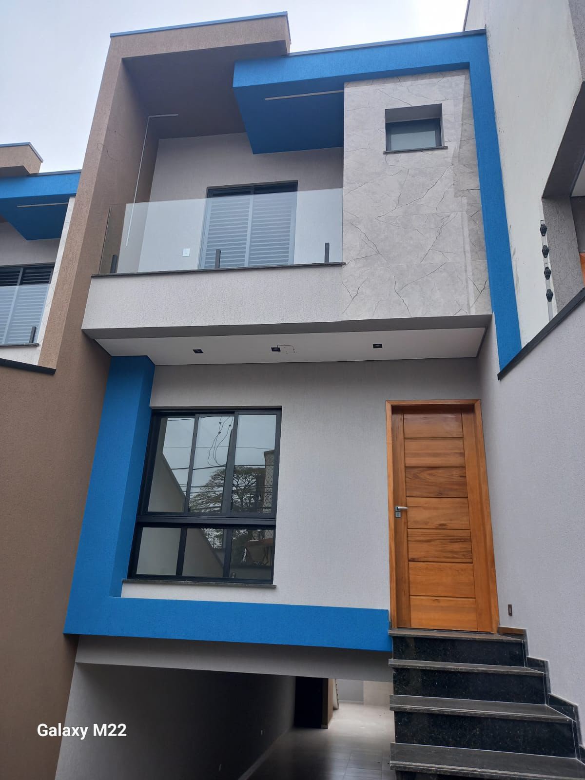 Sobrado Novo com 3 Dorms e Área Gourmet